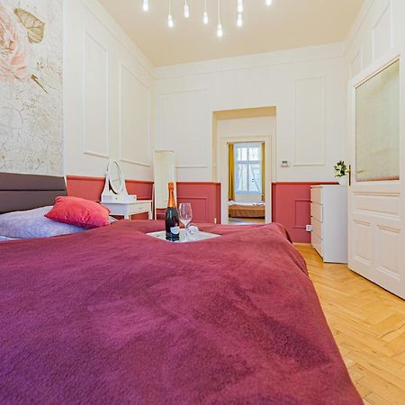 Colorful Wenceslas Square Apartment 布拉格 外观 照片