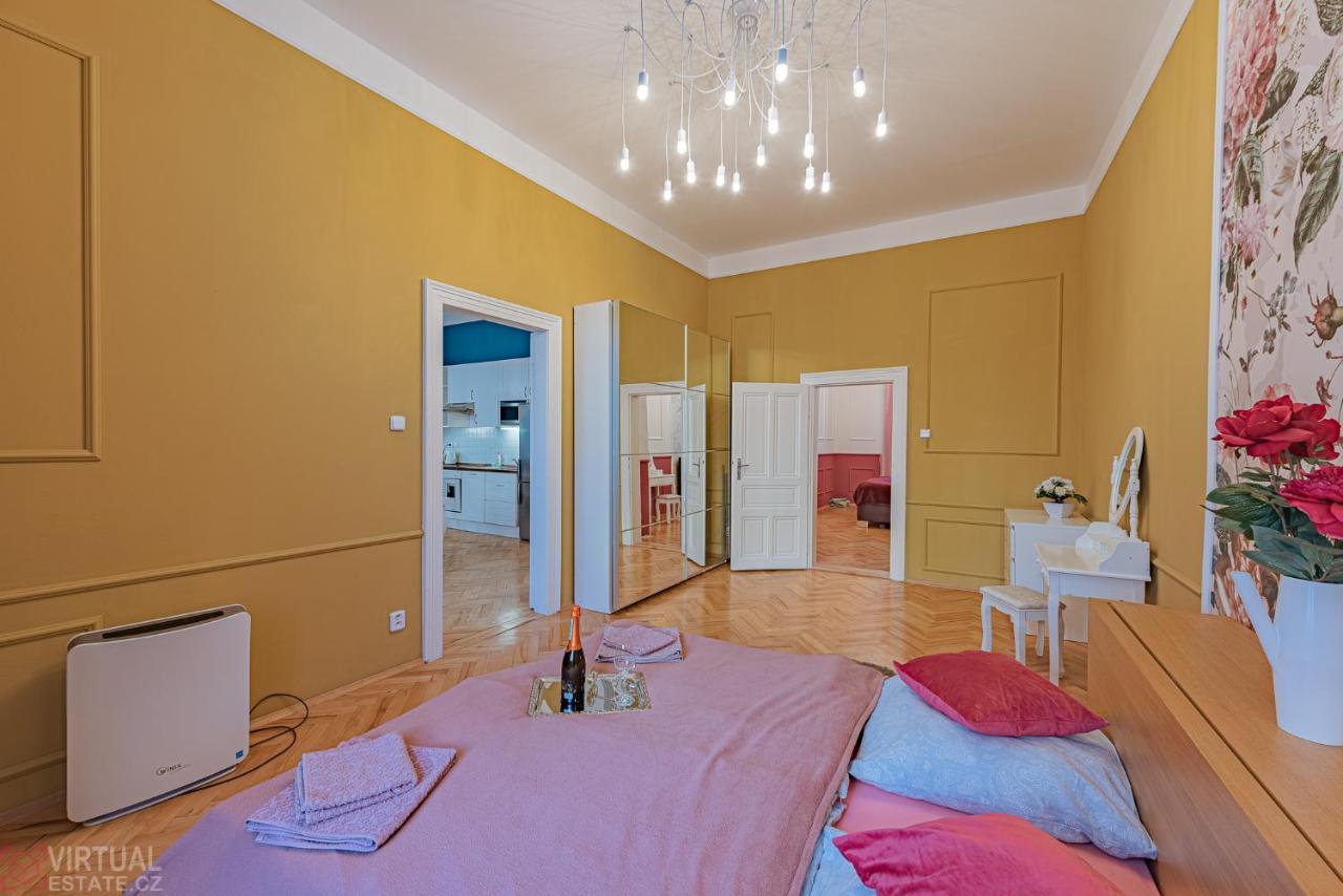 Colorful Wenceslas Square Apartment 布拉格 外观 照片