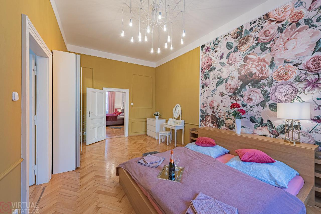 Colorful Wenceslas Square Apartment 布拉格 外观 照片