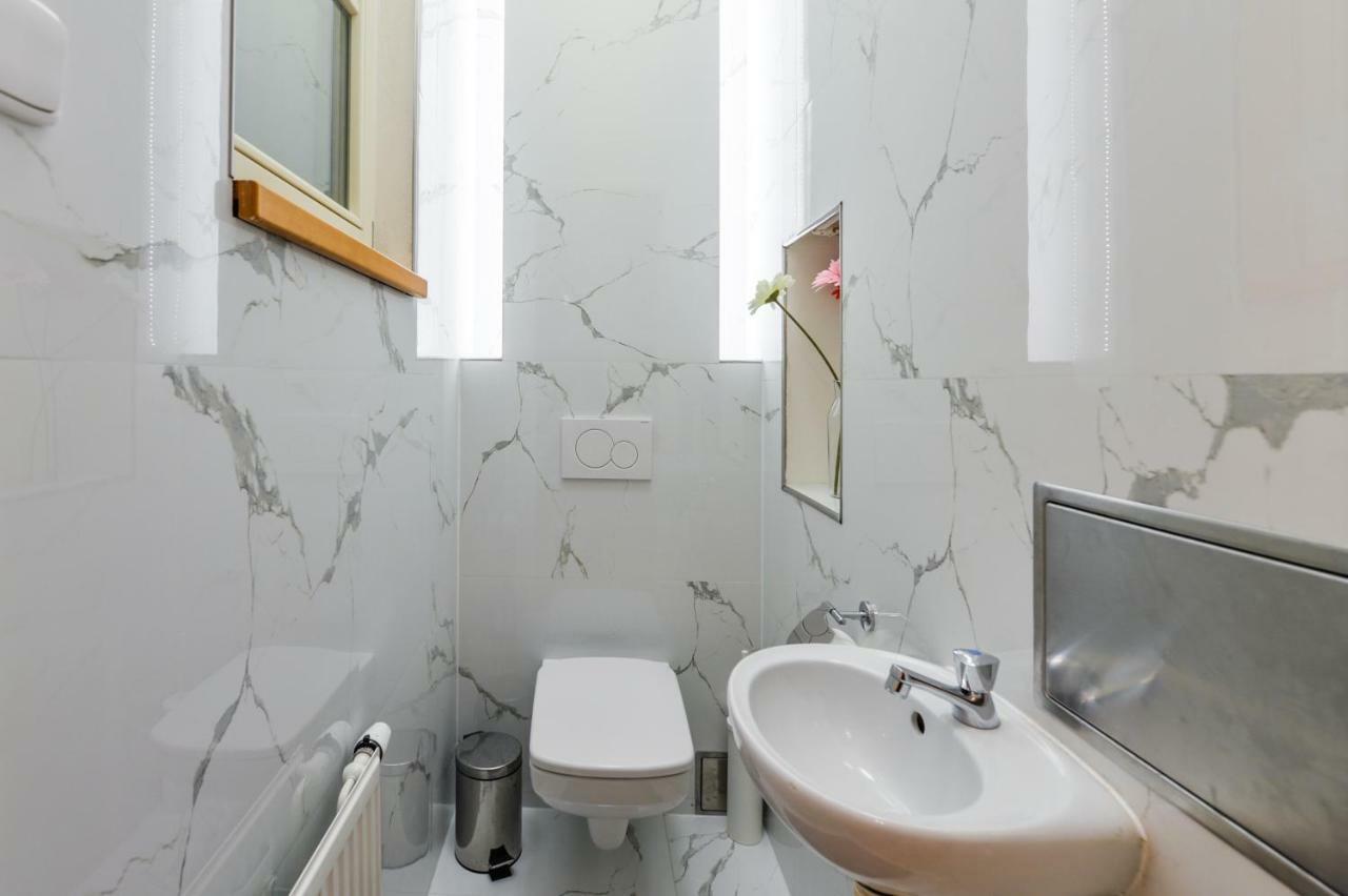 Colorful Wenceslas Square Apartment 布拉格 外观 照片